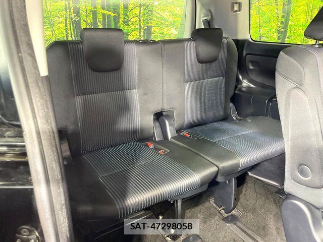 Toyota VOXY 2016-02 8102598-8