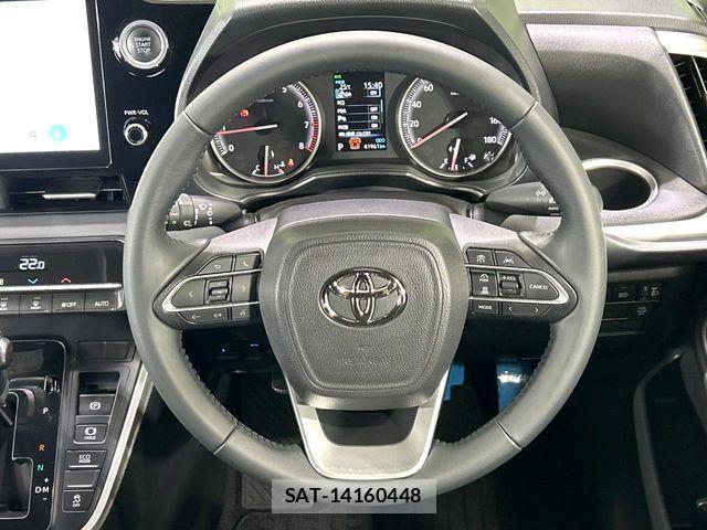 Toyota VOXY 2022-06 8102569-11