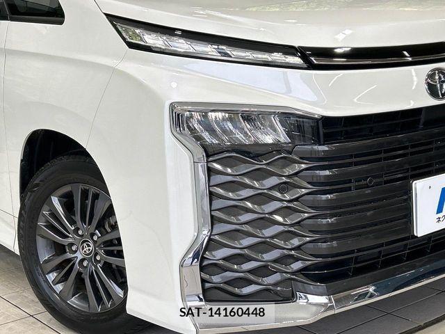 Toyota VOXY 2022-06 8102569-13