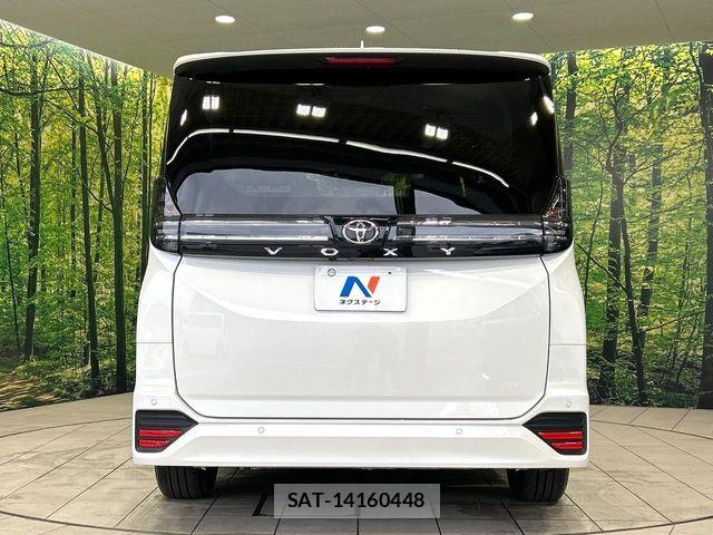 Toyota VOXY 2022-06 8102569-15