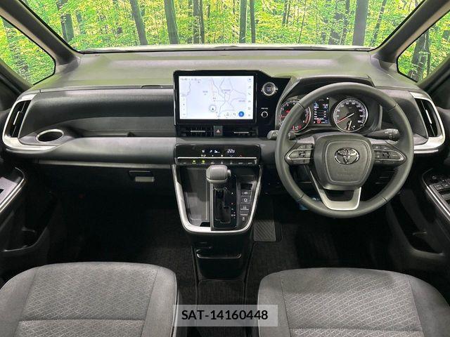 Toyota VOXY 2022-06 8102569-1