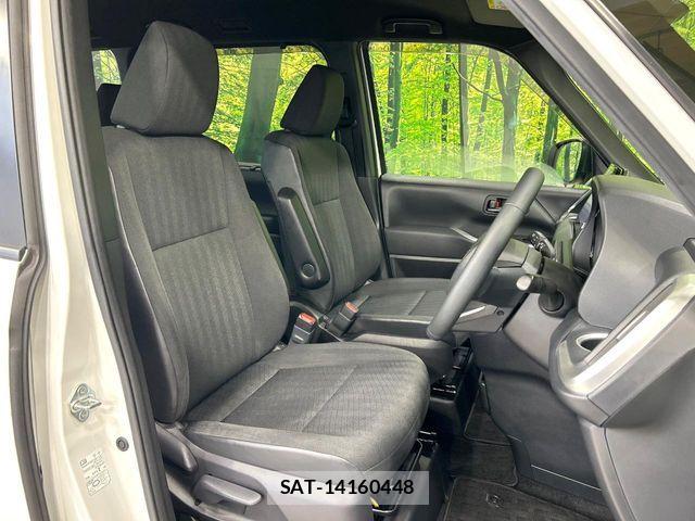 Toyota VOXY 2022-06 8102569-7