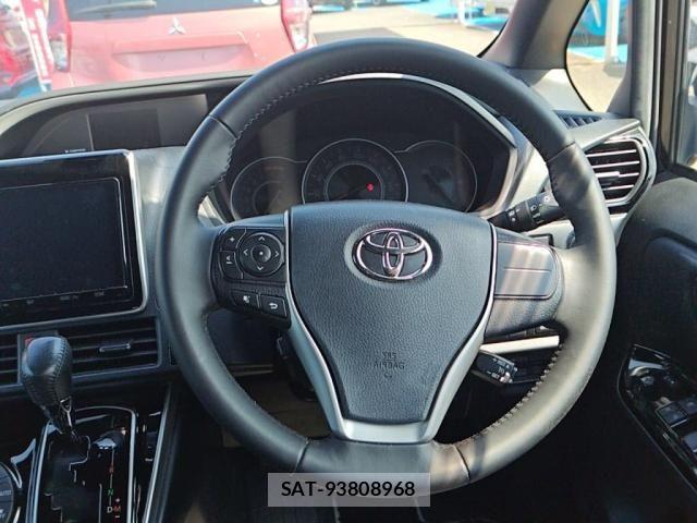 Toyota VOXY 2020-11 8102577-2