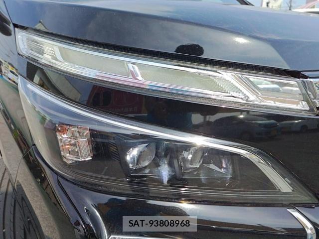 Toyota VOXY 2020-11 8102577-8