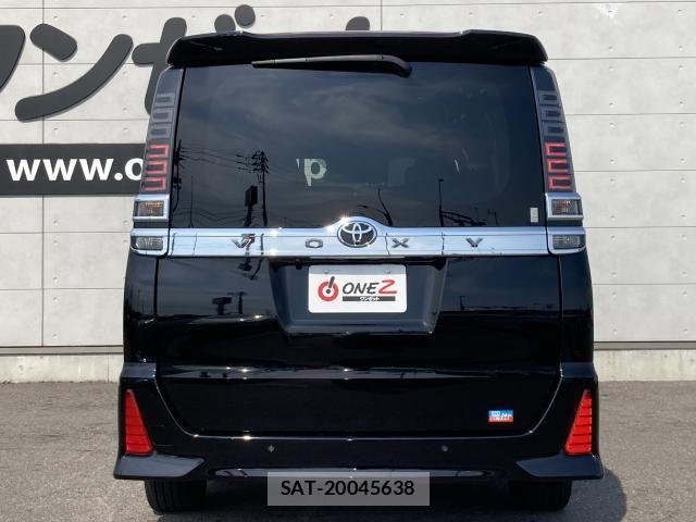 Toyota VOXY 2021-02 8102570-18