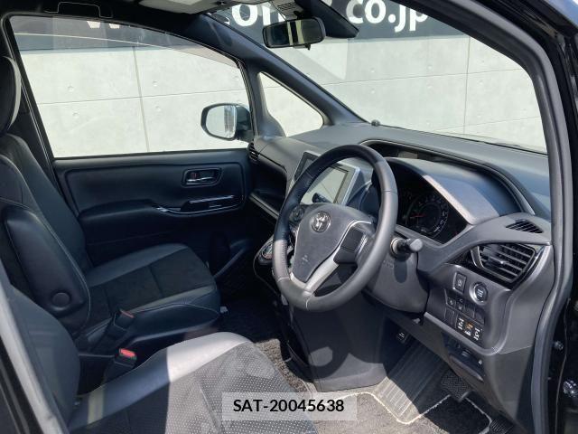 Toyota VOXY 2021-02 8102570-21