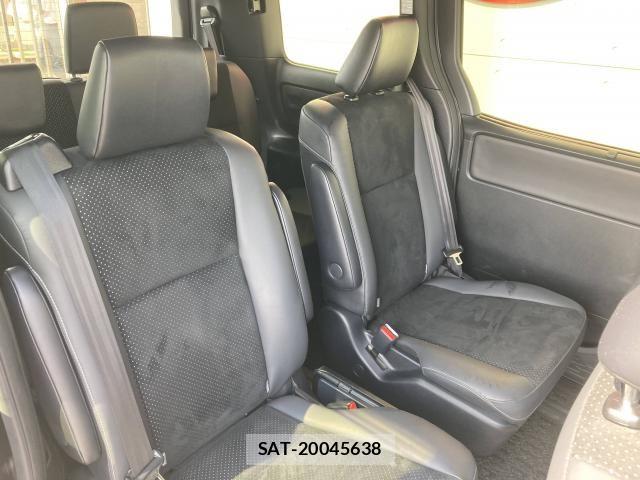 Toyota VOXY 2021-02 8102570-23