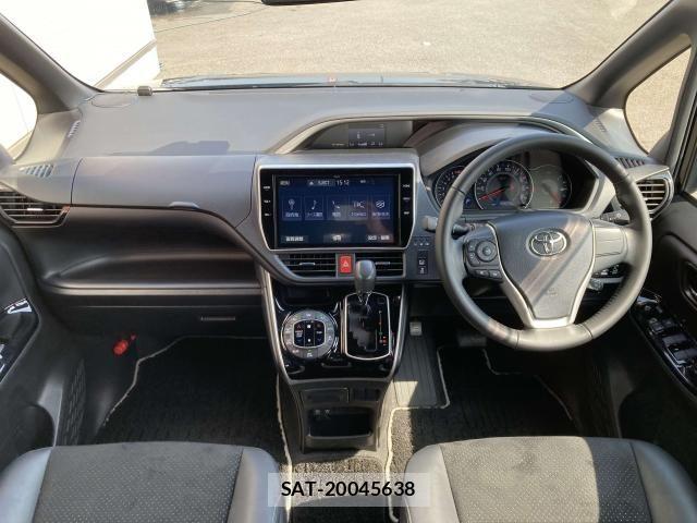 Toyota VOXY 2021-02 8102570-2