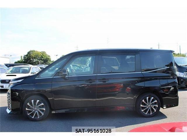 Toyota VOXY 2022-03 8102575-19