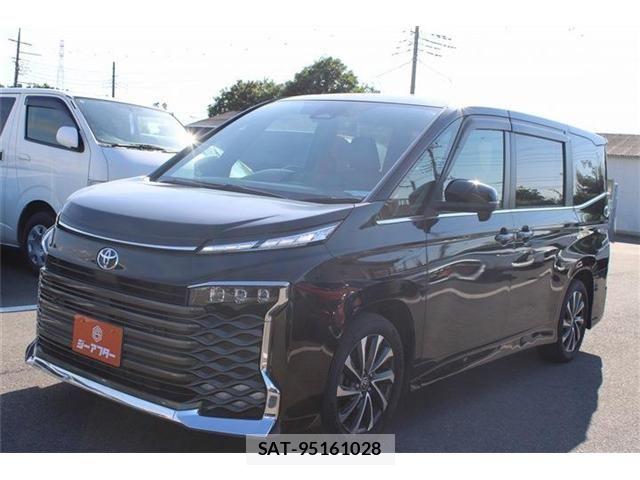 Toyota VOXY 2022-03 8102575-20