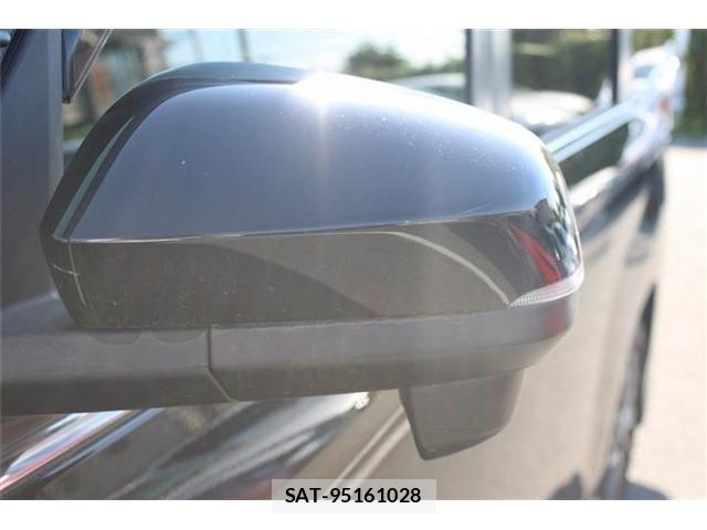 Toyota VOXY 2022-03 8102575-21