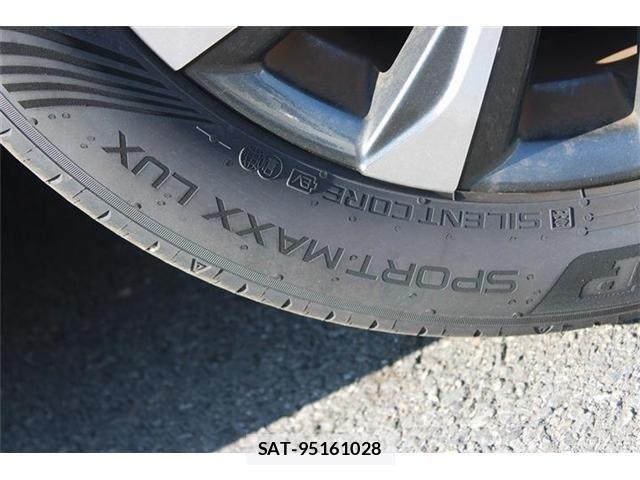 Toyota VOXY 2022-03 8102575-25