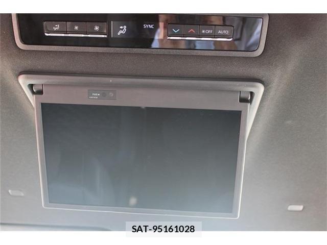 Toyota VOXY 2022-03 8102575-5