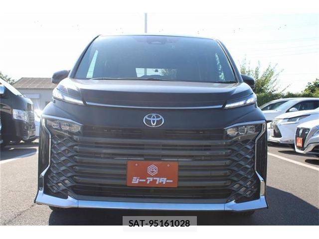 Toyota VOXY 2022-03 8102575-7