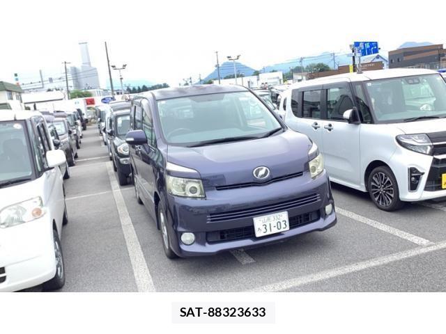 Toyota VOXY 2009-10 8102625-0