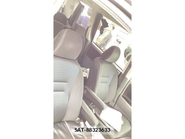 Toyota VOXY 2009-10 8102625-8