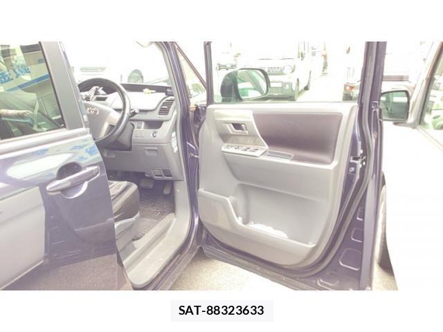 Toyota VOXY 2009-10 8102625-9
