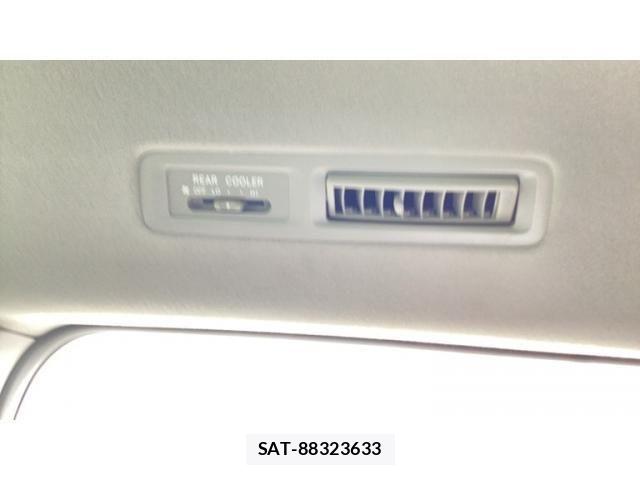 Toyota VOXY 2009-10 8102625-13