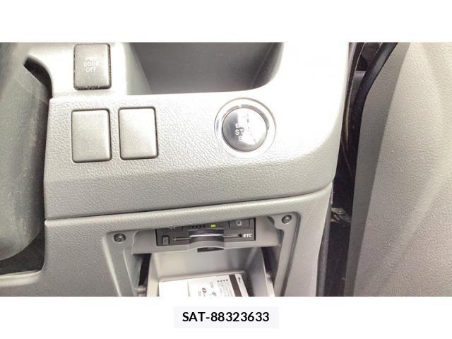 Toyota VOXY 2009-10 8102625-21