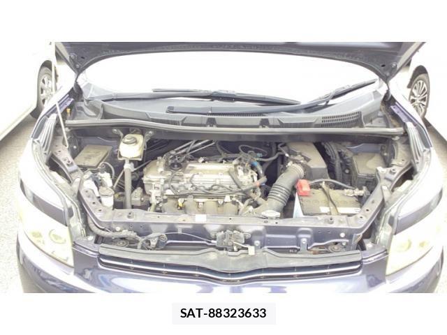 Toyota VOXY 2009-10 8102625-6