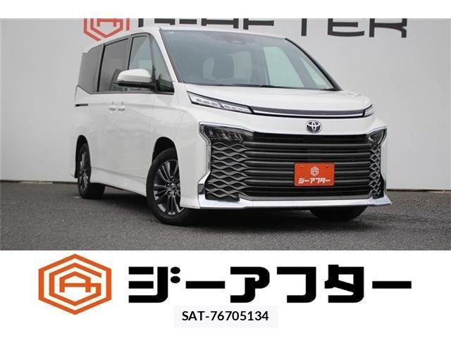 Toyota VOXY 2023-06 8102576-0