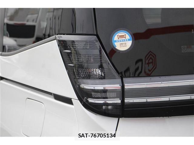 Toyota VOXY 2023-06 8102576-14