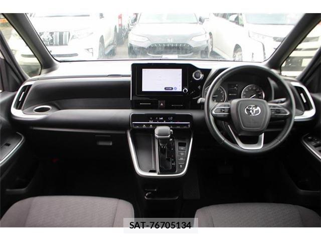 Toyota VOXY 2023-06 8102576-23