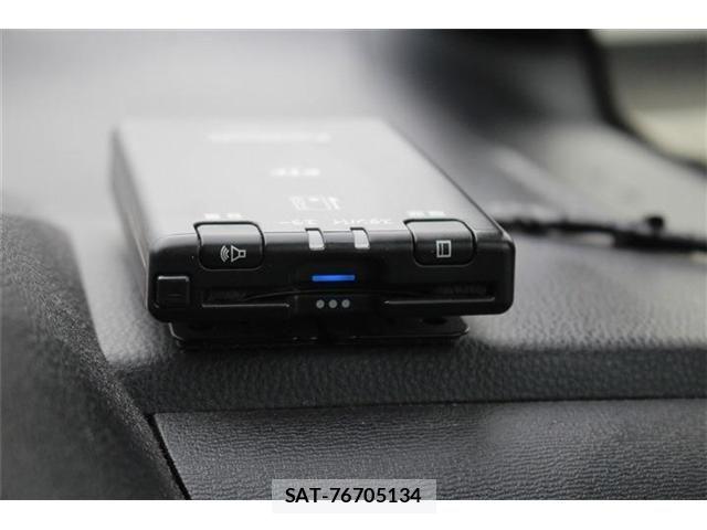 Toyota VOXY 2023-06 8102576-4