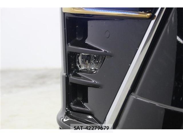 Toyota VOXY 2021-06 8102580-13