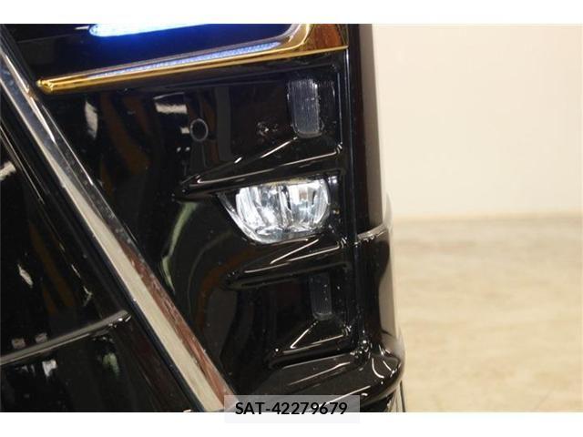 Toyota VOXY 2021-06 8102580-16