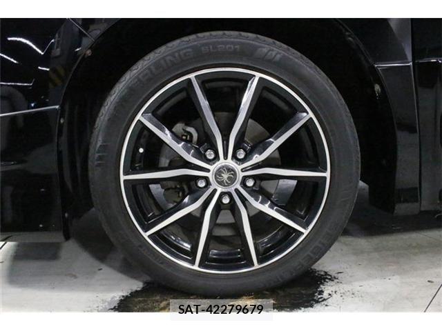 Toyota VOXY 2021-06 8102580-24