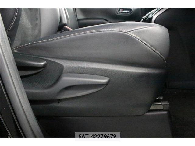 Toyota VOXY 2021-06 8102580-28