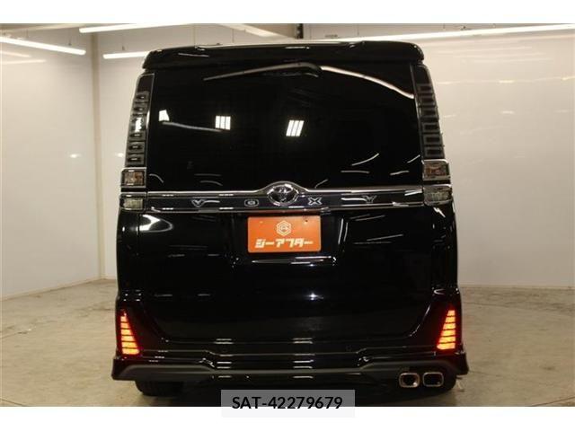 Toyota VOXY 2021-06 8102580-6