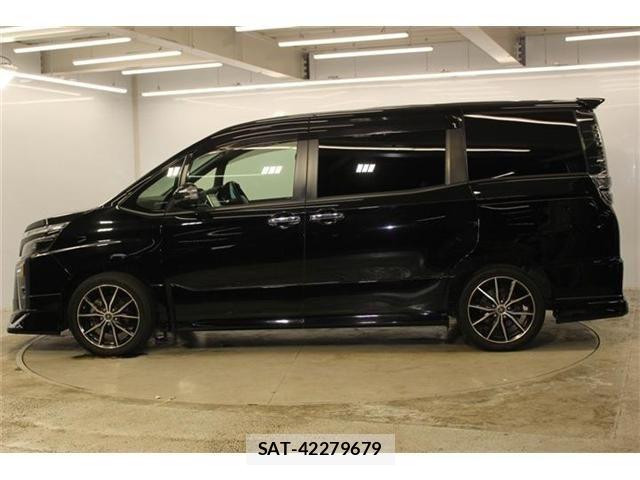 Toyota VOXY 2021-06 8102580-8