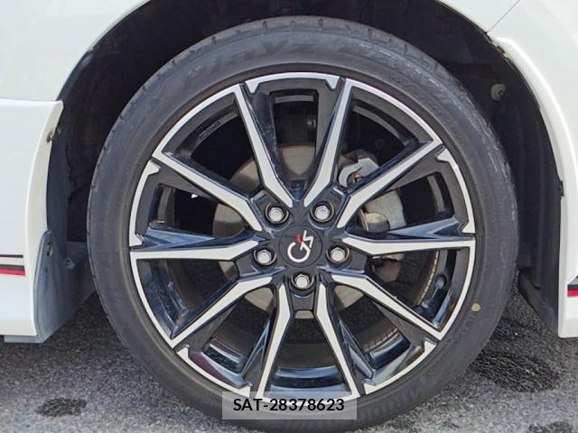 Toyota VOXY 2017-02 8102596-10