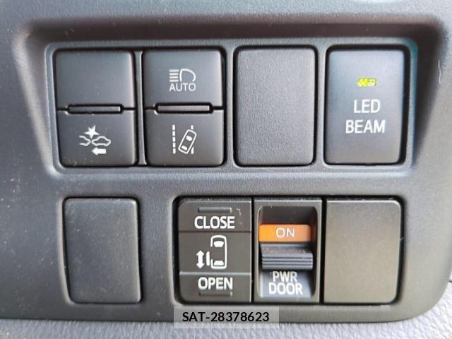 Toyota VOXY 2017-02 8102596-13