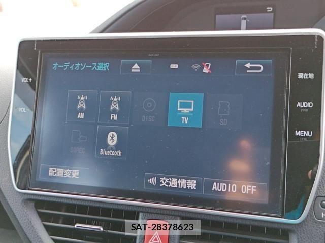 Toyota VOXY 2017-02 8102596-17