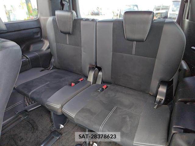 Toyota VOXY 2017-02 8102596-23