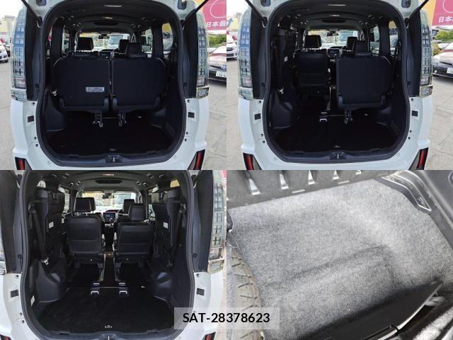 Toyota VOXY 2017-02 8102596-7