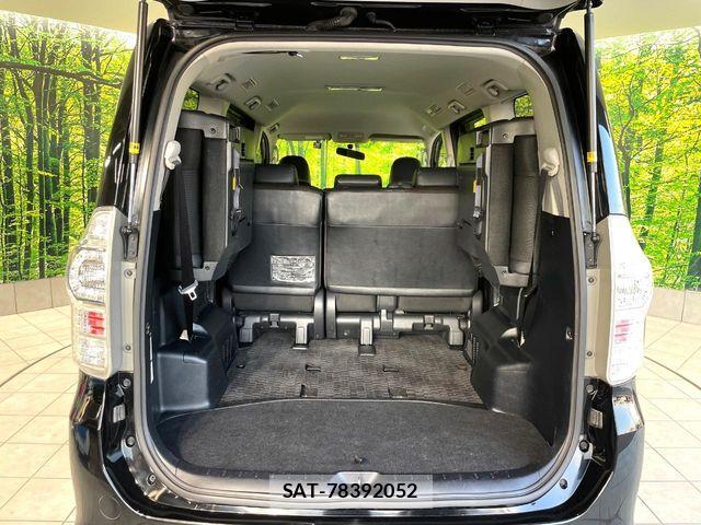 Toyota VOXY 2013-03 8102605-10