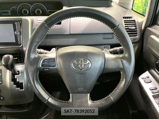 Toyota VOXY 2013-03 8102605-11