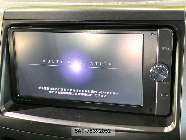 Toyota VOXY 2013-03 8102605-2