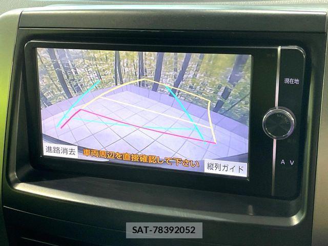 Toyota VOXY 2013-03 8102605-3