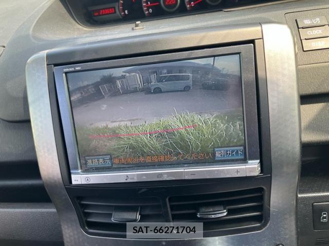 Toyota VOXY 2013-08 8102616-16