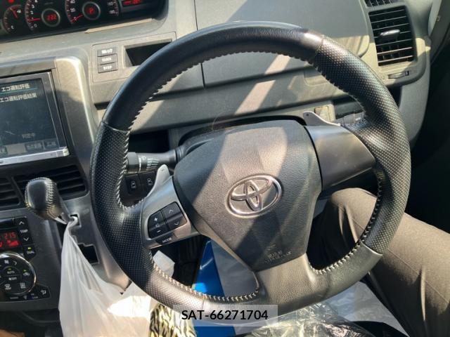 Toyota VOXY 2013-08 8102616-20