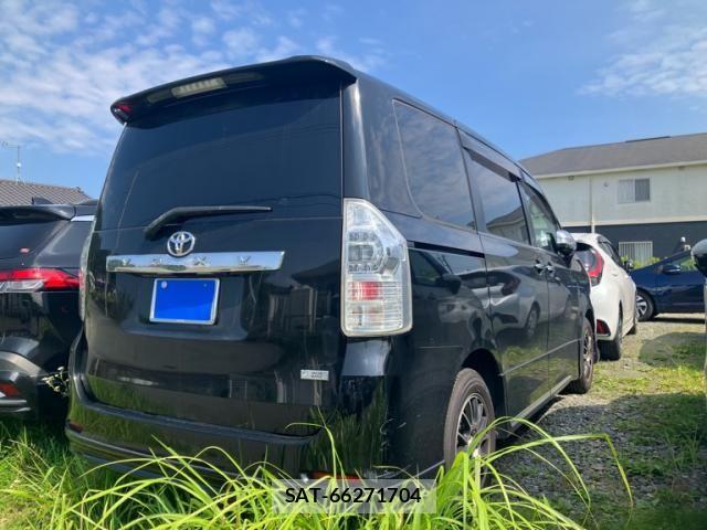 Toyota VOXY 2013-08 8102616-4