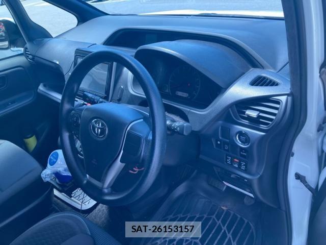 Toyota VOXY 2015-09 8102607-16