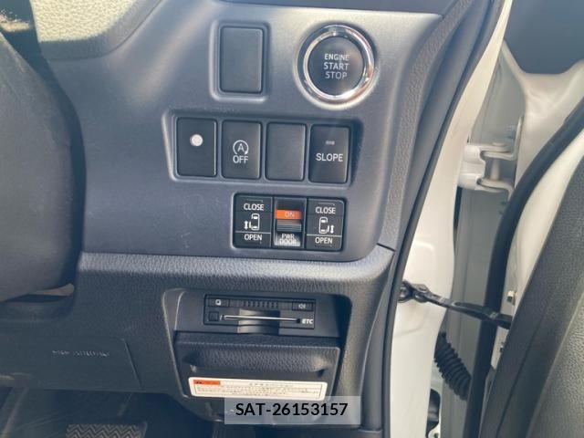 Toyota VOXY 2015-09 8102607-18