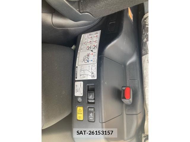 Toyota VOXY 2015-09 8102607-24