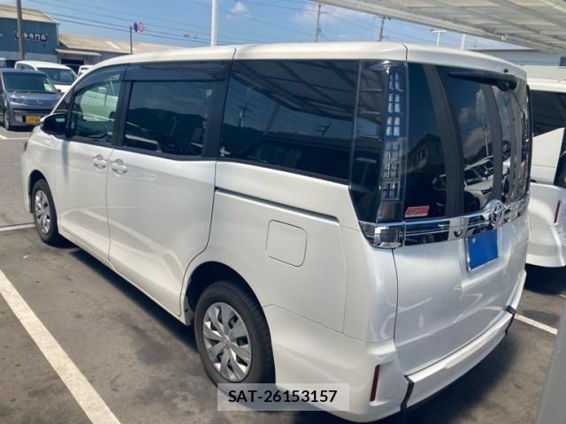 Toyota VOXY 2015-09 8102607-3